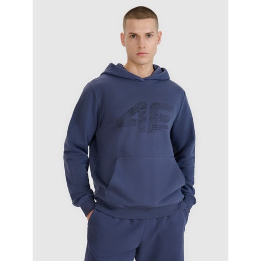 Męska bluza dresowa nierozpinana z kapturem 4F 4FWSS25TSWSM1585 - granatowa ze sklepu Sportstylestory.com w kategorii Bluzy męskie - zdjęcie 184005265