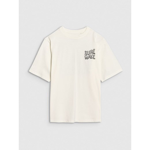 Chłopięcy t-shirt z nadrukiem 4FJRSS25TTSHM2866 - biały ze sklepu Sportstylestory.com w kategorii T-shirty chłopięce - zdjęcie 184006355