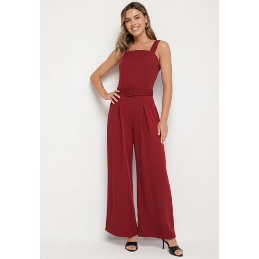 Bordowy Taliowany Kombinezon z Ozdobnym Paskiem i Klamrą Doloriela S born2be.pl