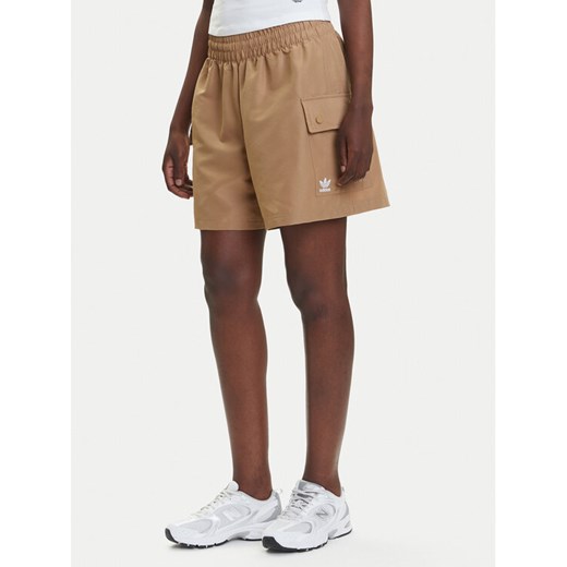 adidas Szorty sportowe Essentials Woven JY2612 Beżowy Loose Fit ze sklepu MODIVO w kategorii Szorty - zdjęcie 184026685