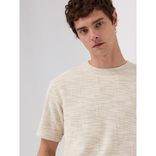 Reserved - Strukturalny t-shirt relaxed fit - beżowy ze sklepu Reserved w kategorii T-shirty męskie - zdjęcie 184036235