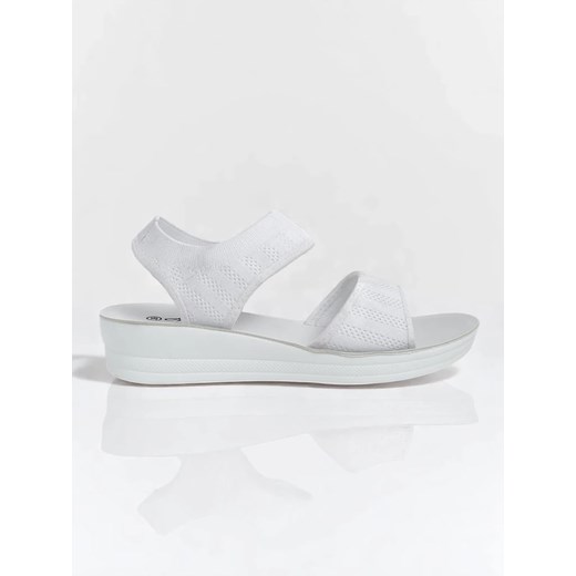 Royalfashion Damskie sandały na grubszej podeszwie Lumo Track ze sklepu royalfashion.pl w kategorii Sandały damskie - zdjęcie 184037337