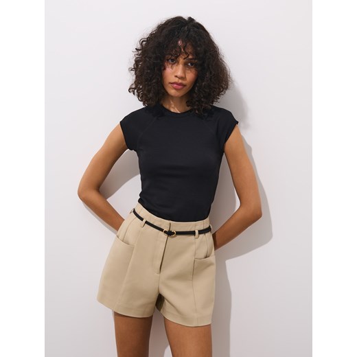Mohito - Czarny t-shirt z bawełną i lyocellem - czarny ze sklepu Mohito w kategorii Bluzki damskie - zdjęcie 184039467