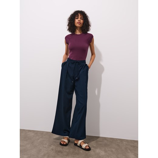 Bluzka damska Mohito czerwona na wiosnę z okrągłym dekoltem z krótkim rękawem casualowa 