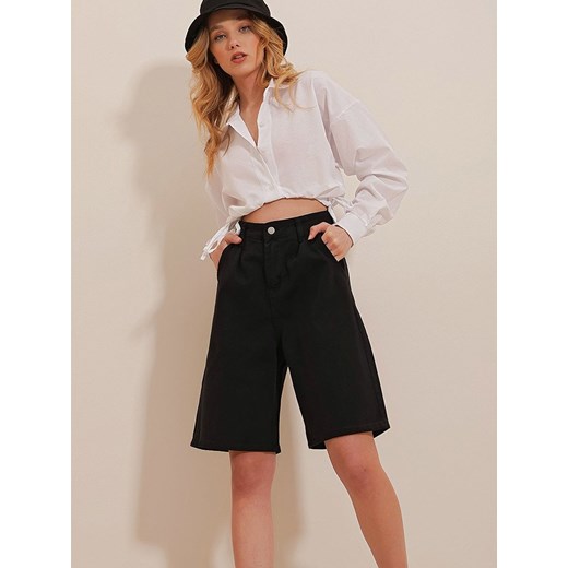 Szorty Trend Alacati 