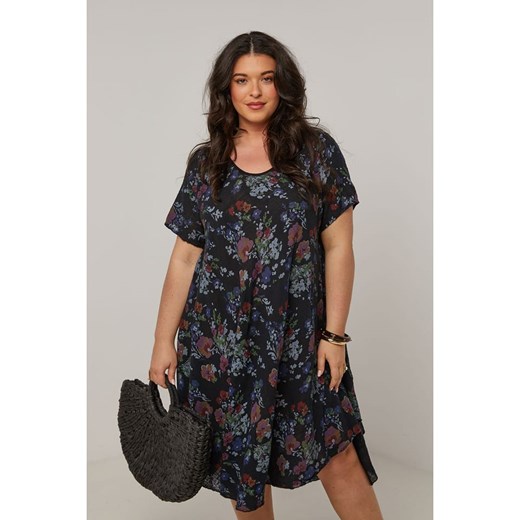 Curvy Lady Sukienka w kolorze czarnym ze sklepu Limango Polska w kategorii Sukienki - zdjęcie 184043599