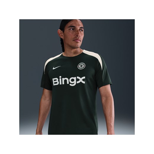 Męska koszulka piłkarska z krótkim rękawem Nike Dri-FIT Chelsea F.C. Strike - Zieleń ze sklepu Nike poland w kategorii T-shirty męskie - zdjęcie 184044185