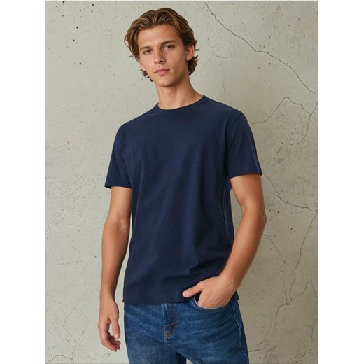 Sinsay - Koszulka w stylu basic - granatowy ze sklepu Sinsay w kategorii T-shirty męskie - zdjęcie 184051136