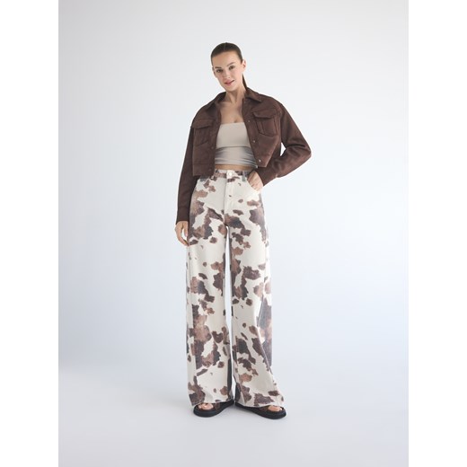 Reserved - Jeansy wide leg ze zwierzęcym wzorem - wielobarwny ze sklepu Reserved w kategorii Jeansy damskie - zdjęcie 184051786