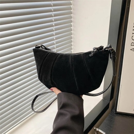 Mała torebka crossbody - Czarny ze sklepu Intimica.pl w kategorii Listonoszki - zdjęcie 184056058
