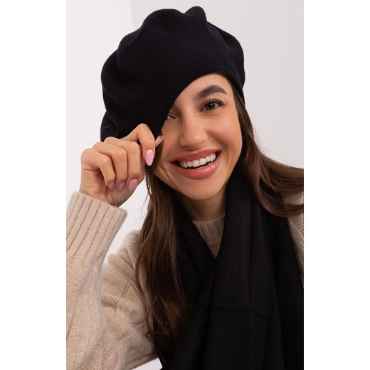 Czarny beret damski AT-CZ-231305.91P, Kolor czarny, Rozmiar uniwersalny, WOOL FASHION ITALIA ze sklepu Primodo w kategorii Czapki zimowe damskie - zdjęcie 184068287