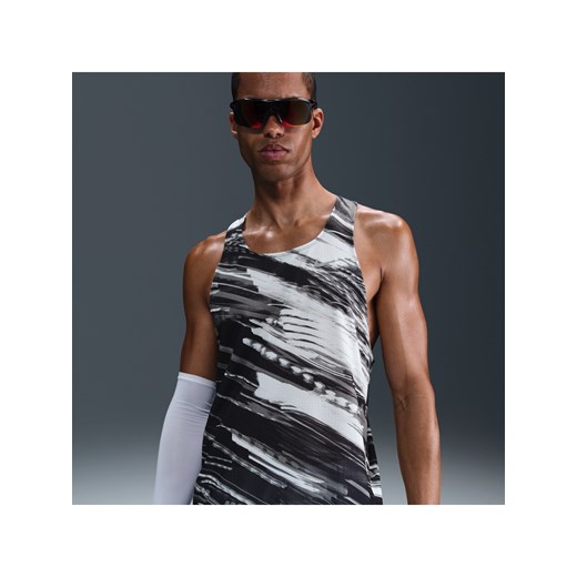 Męska koszulka bez rękawów do biegania Dri-FIT Nike Fast - Szary ze sklepu Nike poland w kategorii T-shirty męskie - zdjęcie 184109679