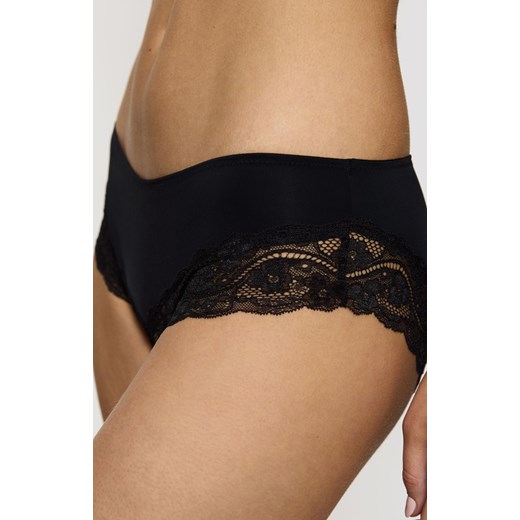 Triumph Lovely Micro Hipsterki czarne figi damskie 10182555, Kolor czarny, Rozmiar M, Triumph ze sklepu Intymna w kategorii Majtki damskie - zdjęcie 184150885