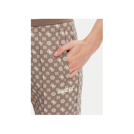 Guess Spodnie dresowe V5YB20 KB212 Brązowy Regular Fit Guess XXS MODIVO