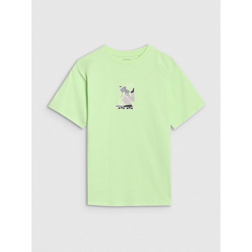 Chłopięcy t-shirt z nadrukiem 4F 4FJRSS25TTSHM2641 - zielony ze sklepu Sportstylestory.com w kategorii T-shirty chłopięce - zdjęcie 184169356
