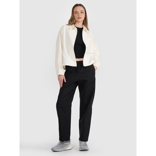 Damskie spodnie casual 4F 4FRSS25TTROF1448 - czarne ze sklepu Sportstylestory.com w kategorii Spodnie damskie - zdjęcie 184169419