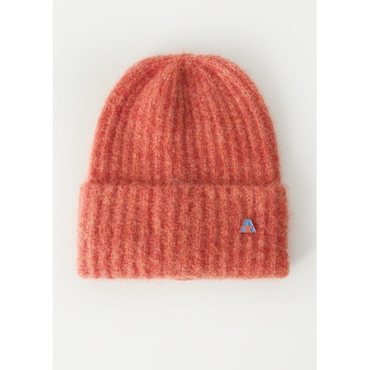 Puchata czapka z pinem Coalition - Diverse