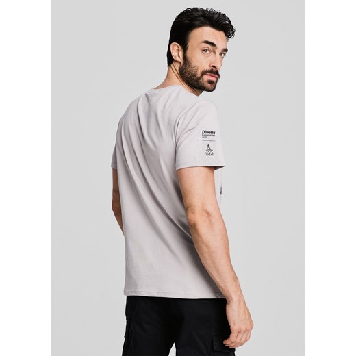 T-shirt męski z krótkim rękawem w nadruki 