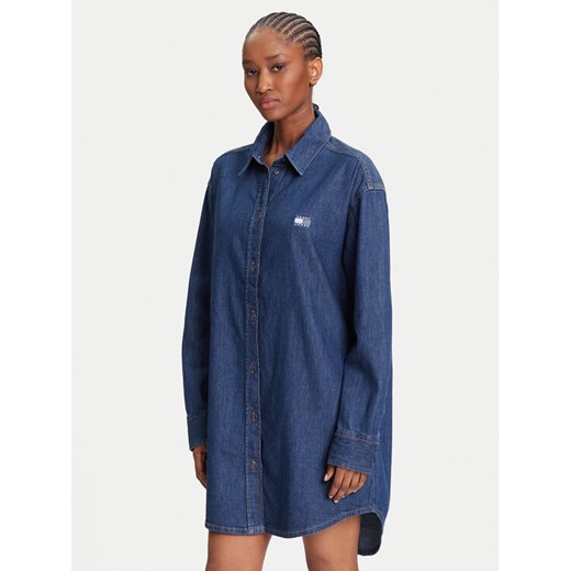 Tommy Jeans Sukienka jeansowa DW0DW21420 Granatowy Relaxed Fit ze sklepu MODIVO w kategorii Sukienki - zdjęcie 184193329