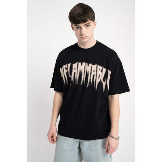 Czarny t-shirt z nadrukiem z przodu, rozmiar - 146, kolor - czarny ze sklepu REPORTER w kategorii T-shirty chłopięce - zdjęcie 184194789