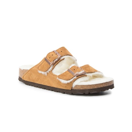 Kapcie Birkenstock Arizona Fur 1001135 Brązowy ze sklepu eobuwie.pl w kategorii Klapki damskie - zdjęcie 184208616