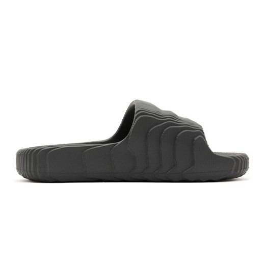 Klapki męskie adidas Adilette 22 Grey Five lifestylowe modne na lato czarne (HP6522) szare ze sklepu ButyModne.pl w kategorii Klapki męskie - zdjęcie 184230219