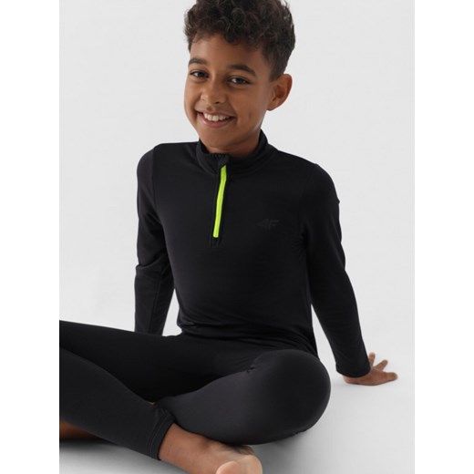 Chłopięca bielizna termoaktywna (góra) 4F 4FJWAW24UBRUM064 - czarna ze sklepu Sportstylestory.com w kategorii T-shirty chłopięce - zdjęcie 184236497
