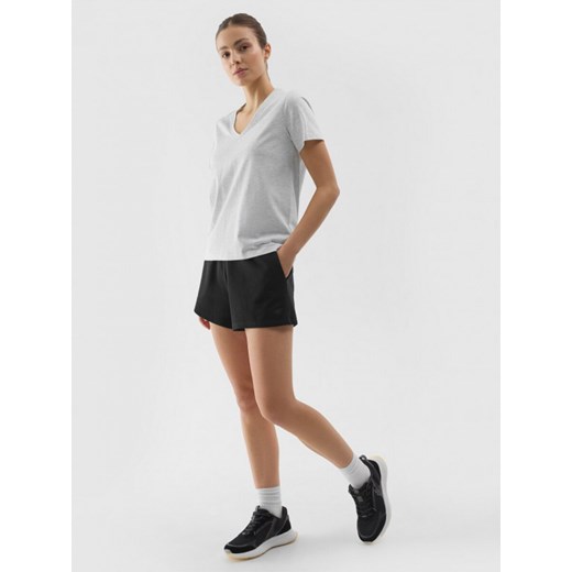 Damskie spodenki dresowe 4F 4FWSS24TSHOF286 - czarne ze sklepu Sportstylestory.com w kategorii Szorty - zdjęcie 184236837