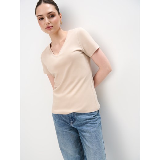 Mohito - Beżowy t-shirt z merceryzowanej bawełny - beżowy ze sklepu Mohito w kategorii Bluzki damskie - zdjęcie 184239338
