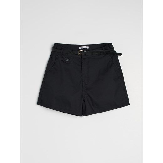 Szorty czarne Sinsay na lato casual 
