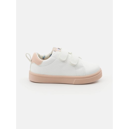 Sinsay - Trampki niemowlęce zapinane na rzepy - biały Sinsay 21 Sinsay