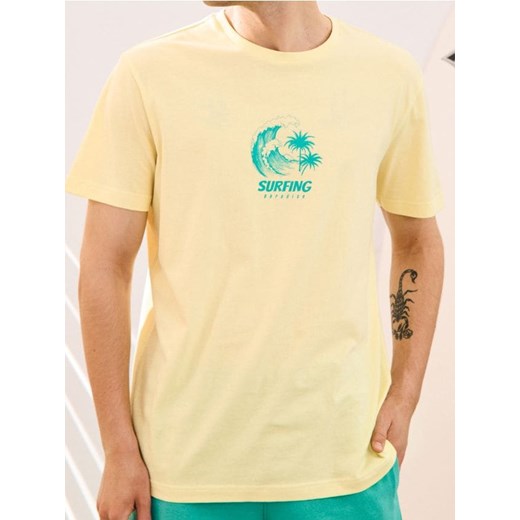 Sinsay - Koszulka z drobnym nadrukiem na przodzie - żółty ze sklepu Sinsay w kategorii T-shirty męskie - zdjęcie 184247129