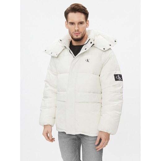 Calvin Klein Jeans Kurtka zimowa J30J323709 Écru Relaxed Fit ze sklepu MODIVO w kategorii Kurtki męskie - zdjęcie 184248425