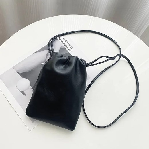 Miękka skórzana torebka na telefon - Czarny ze sklepu Intimica.pl w kategorii Torebki worki - zdjęcie 184258119