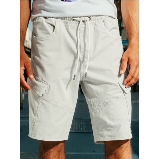 Sinsay - Szorty jeansowe jogger - kremowy ze sklepu Sinsay w kategorii Spodenki męskie - zdjęcie 184277257
