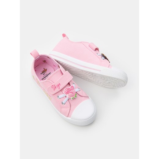 Trampki dziecięce Sinsay z motywem z bajki na wiosnę 