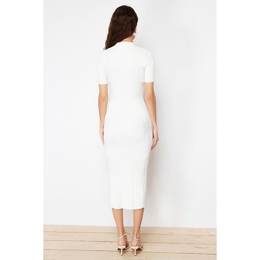 trendyol Sukienka w kolorze białym Trendyol M okazja Limango Polska
