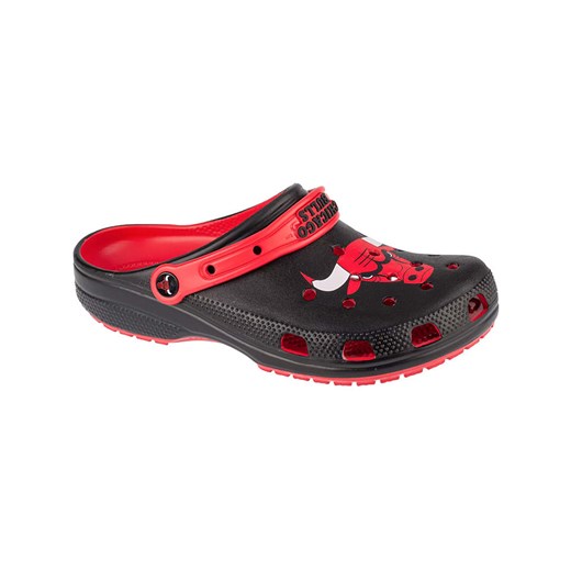 Crocs Chodaki "Chicago Bulls" w kolorze czarno-czerwonym Crocs 41/42 okazyjna cena Limango Polska