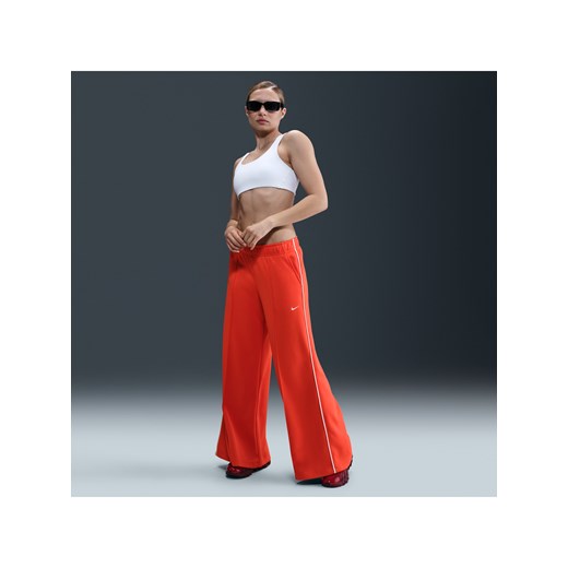 Damskie spodnie dresowe ze średnim stanem i szerokimi nogawkami Nike Sportswear - Czerwony ze sklepu Nike poland w kategorii Spodnie damskie - zdjęcie 184284207