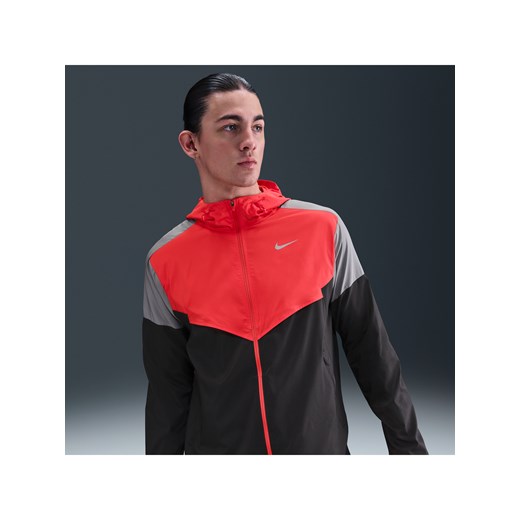 Męska kurtka do biegania Nike Impossibly Light Windrunner - Czerwony ze sklepu Nike poland w kategorii Kurtki męskie - zdjęcie 184284267