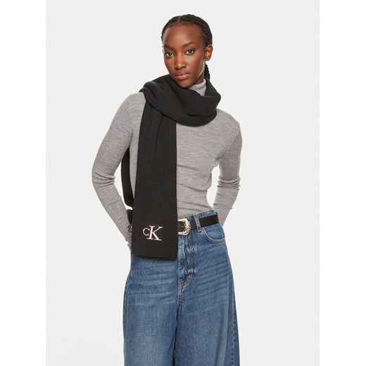 Calvin Klein Szalik Monogram K60K612659 Czarny ze sklepu MODIVO w kategorii Szaliki i chusty damskie - zdjęcie 184290515