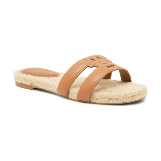 Tommy Hilfiger Skórzane klapki EMBOSS ze sklepu Gomez Fashion Store w kategorii Klapki damskie - zdjęcie 184302607