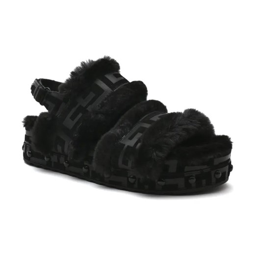 Guess Obuwie domowe ze sklepu Gomez Fashion Store w kategorii Kapcie damskie - zdjęcie 184309678