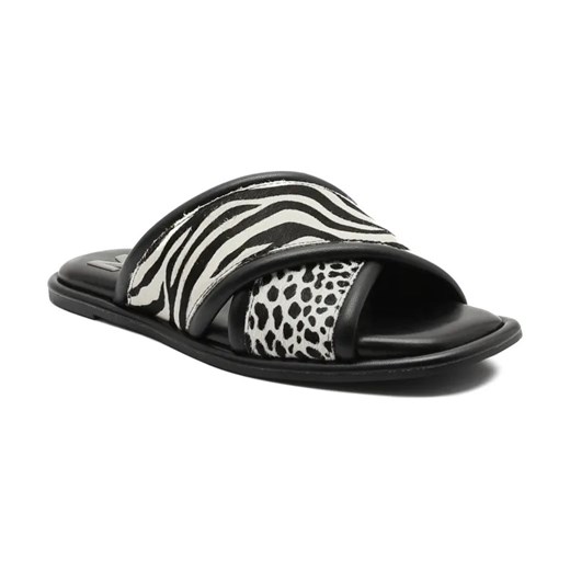 Michael Kors Skórzane klapki GIDEON SLIDE ze sklepu Gomez Fashion Store w kategorii Klapki damskie - zdjęcie 184313138