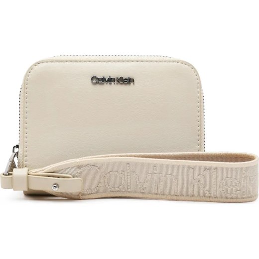Calvin Klein Portfel GRACIE MEDIUM ZIP ze sklepu Gomez Fashion Store w kategorii Portfele damskie - zdjęcie 184318495