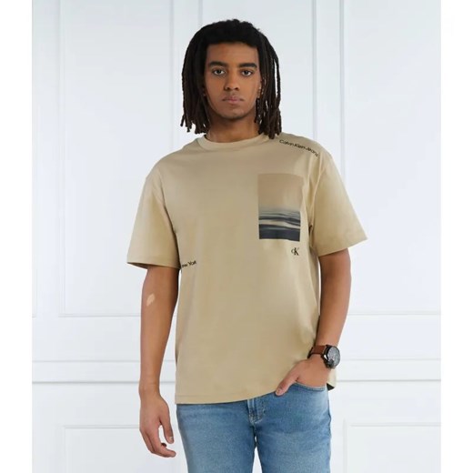 Calvin Klein Jeans T-shirt SERENITY BACK GRAPHIC | Regular Fit L okazyjna cena Gomez Fashion Store