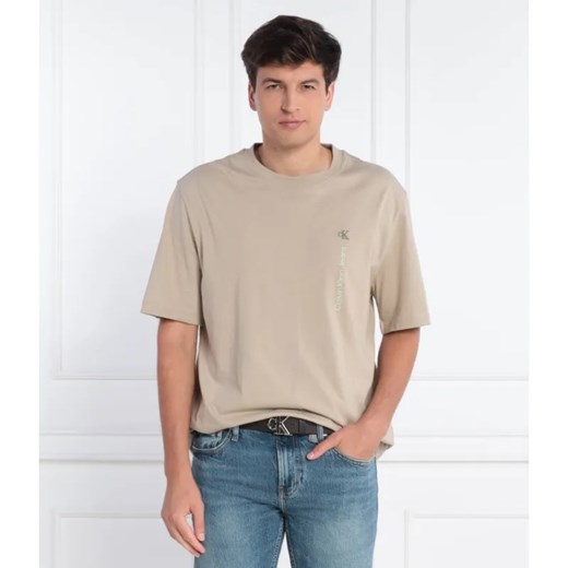Calvin Klein Jeans T-shirt VERTICAL INSTITUTIONAL | Relaxed fit ze sklepu Gomez Fashion Store w kategorii T-shirty męskie - zdjęcie 184340036