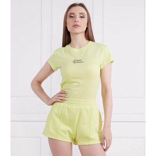 Tommy Jeans T-shirt TJW BBY ESSENTIAL LOGO | Regular Fit ze sklepu Gomez Fashion Store w kategorii Bluzki damskie - zdjęcie 184341338