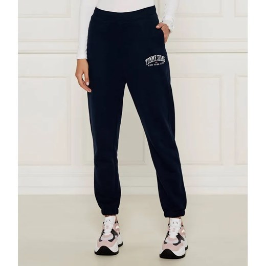 Tommy Jeans Spodnie dresowe RLX VARSITY | Regular Fit ze sklepu Gomez Fashion Store w kategorii Spodnie damskie - zdjęcie 184505707