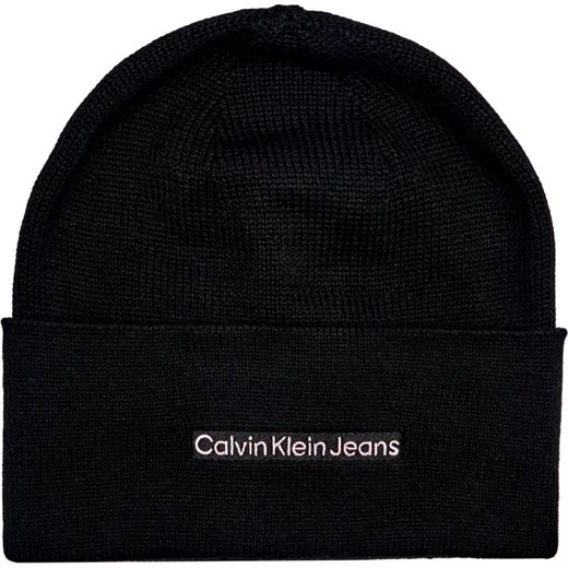 Calvin Klein Jeans Czapka INST EMBRO ze sklepu Gomez Fashion Store w kategorii Czapki zimowe damskie - zdjęcie 184505739